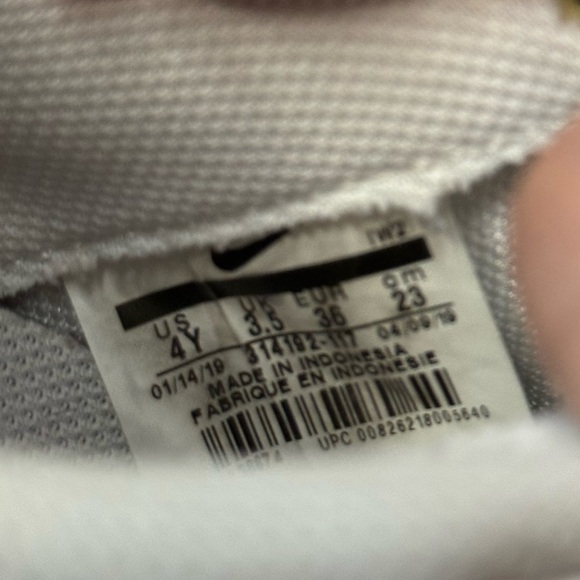 Custom Nike Air Force 1 White with Red Rose Embroidery - Picture 9 of 10